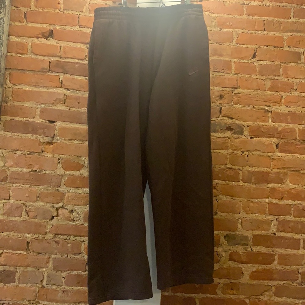 Chocolate brown Nike sweat pants